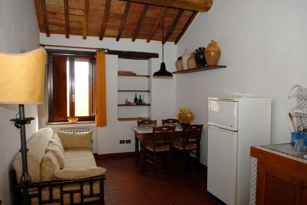 Podere Monte Petreto San Savino (Magione) Quarto foto